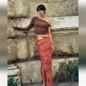 NWT Zara Assymetrical Top